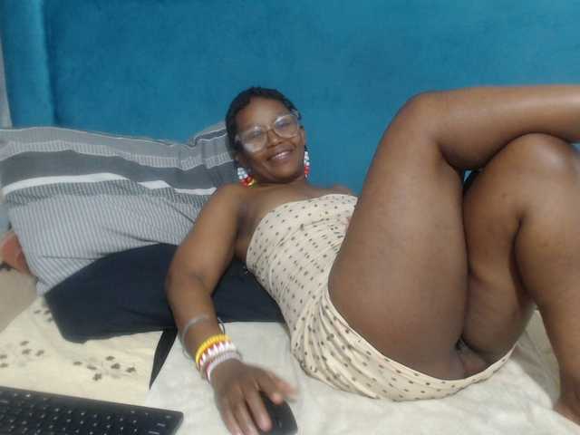 Sheila80's BongaCams show and profile