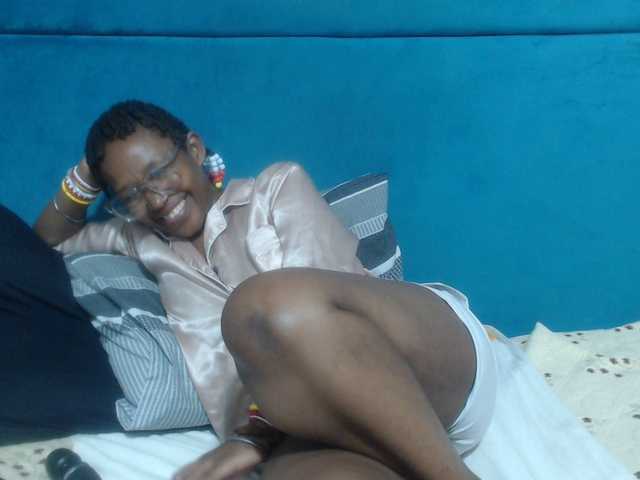 Sheila80's BongaCams show and profile