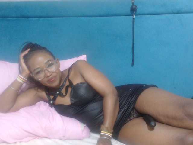 Sheila80's BongaCams show and profile