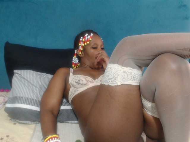 Sheila80's BongaCams show and profile