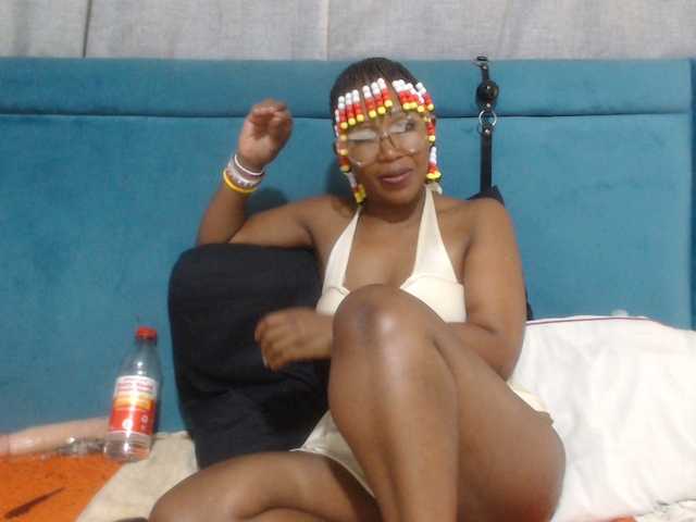 Sheila80's BongaCams show and profile