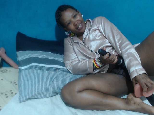 Sheila80's BongaCams show and profile