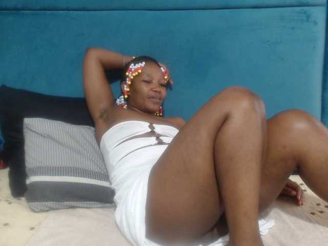 Sheila80's BongaCams show and profile