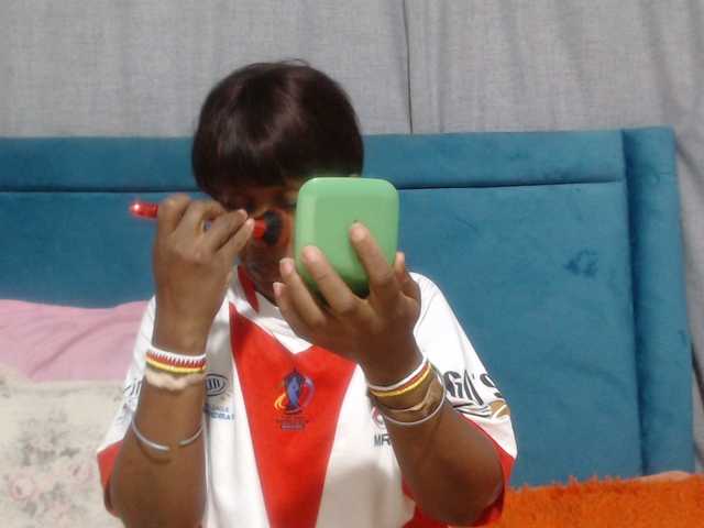 Sheila80's BongaCams show and profile