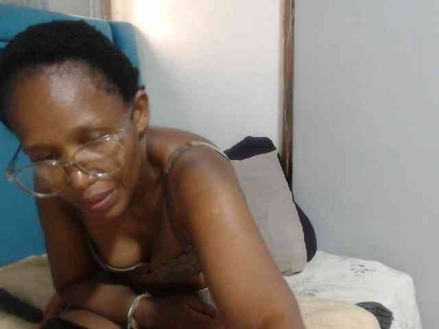 Sheila80 webcam