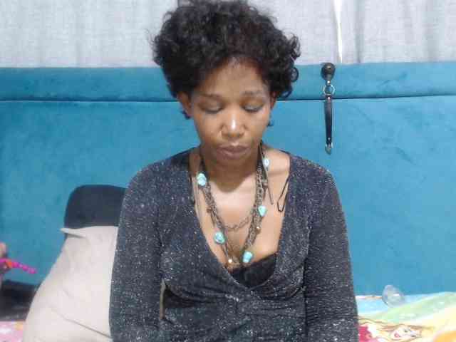 Sheila80 Live Webcam on BongaCams