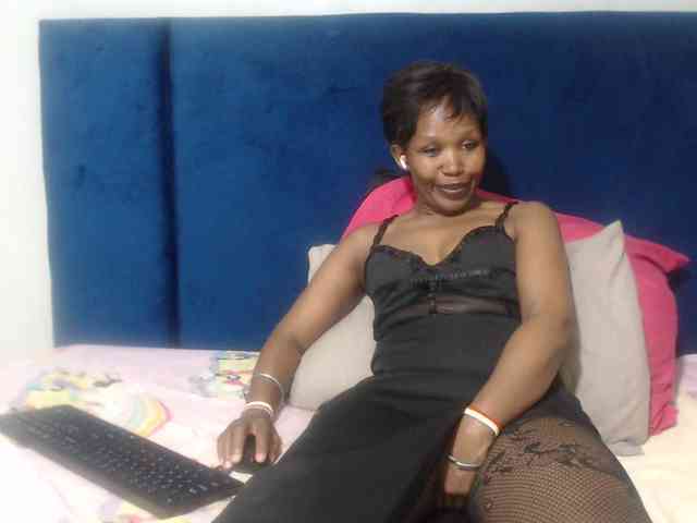 Sheila80 webcam