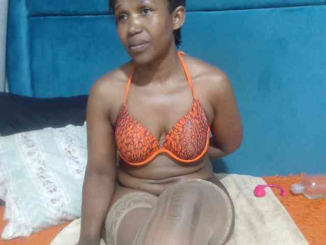 Sheila80 Live Webcam on BongaCams