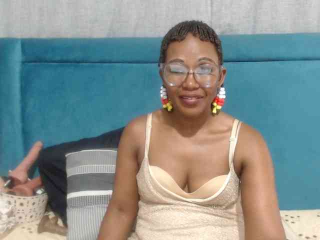 Sheila80 Live Webcam on BongaCams