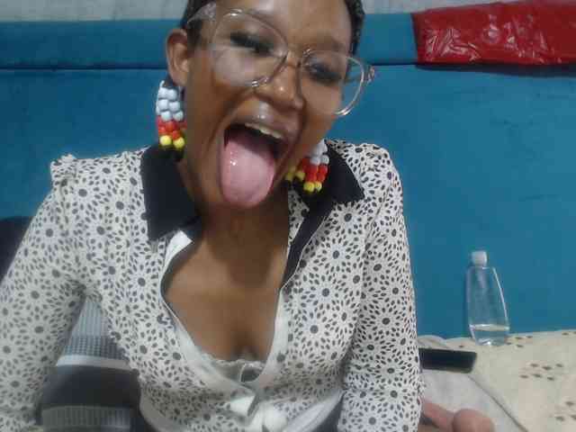 Sheila80 Live Webcam on BongaCams