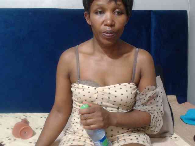 Sheila80 webcam