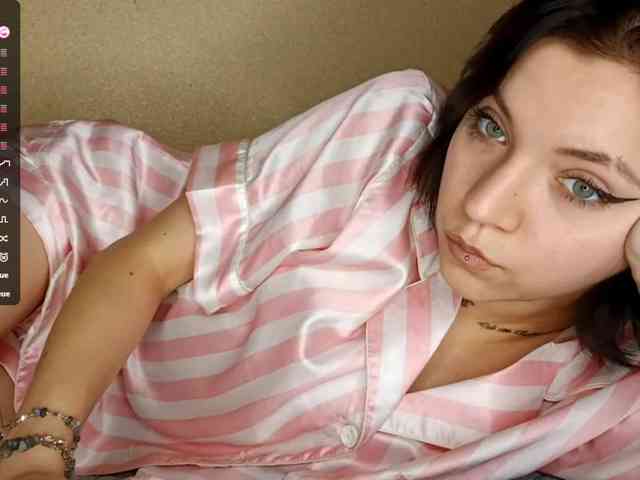 EleanorBaker webcam