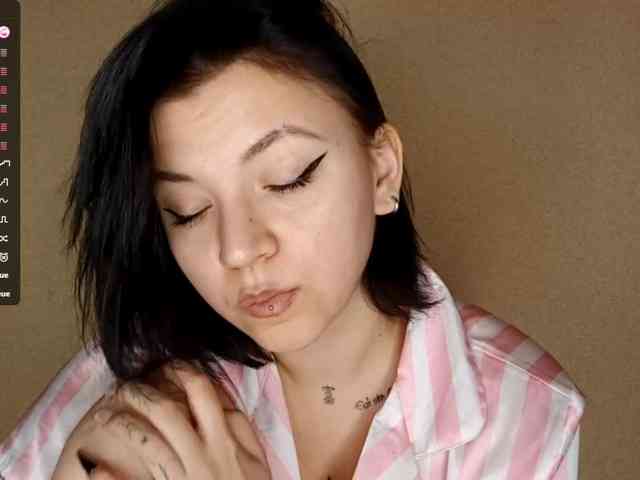 EleanorBaker webcam