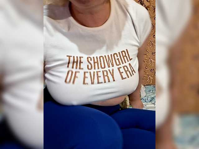 Vika211's BongaCams show and profile