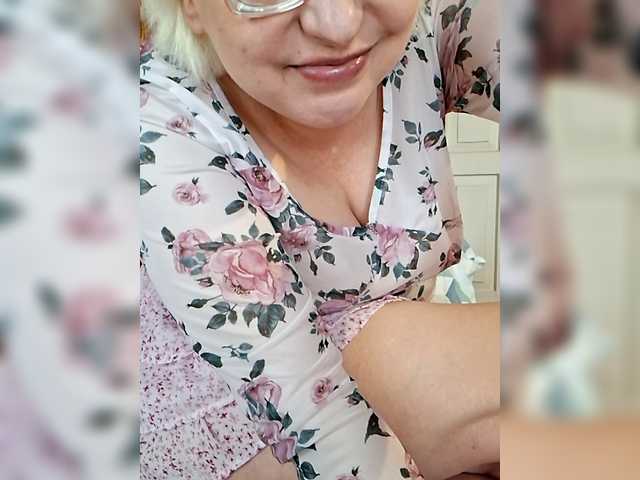 Vika211's BongaCams show and profile