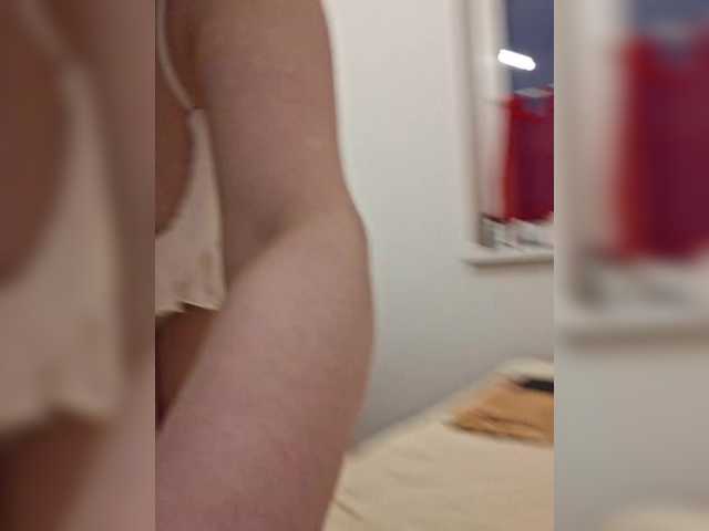 Vika211's BongaCams show and profile