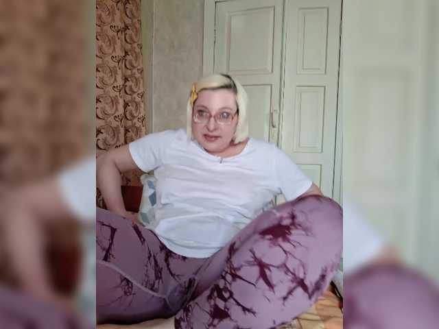 Vika211's BongaCams show and profile