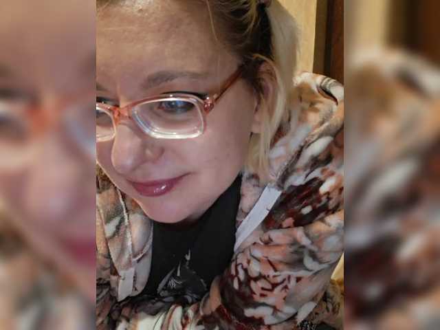 Vika211's BongaCams show and profile