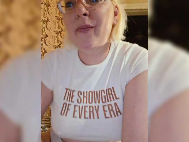 Vika211's BongaCams show and profile