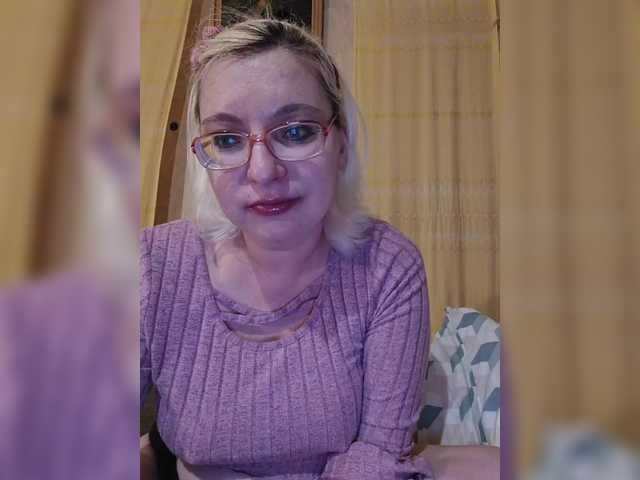Vika211's BongaCams show and profile