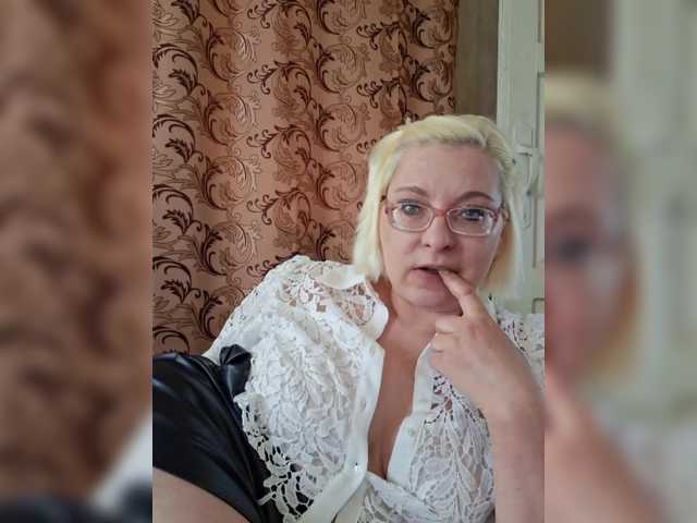 Vika211's BongaCams show and profile