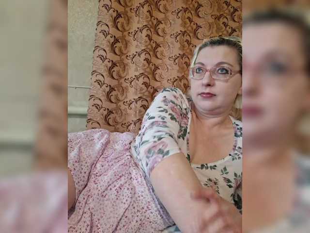 Vika211's BongaCams show and profile