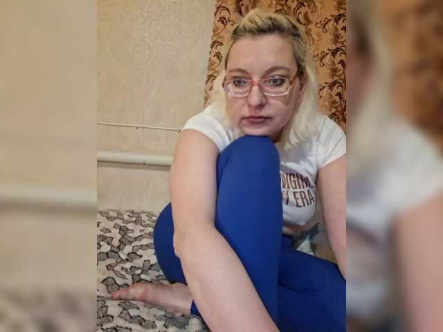 Vika211's BongaCams show and profile