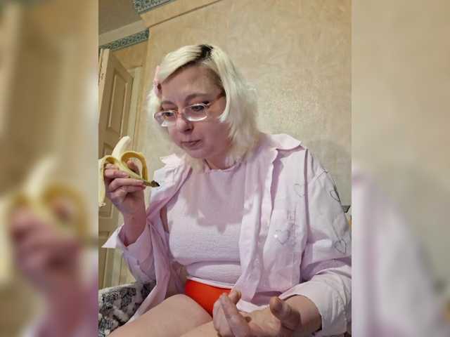 Vika211's BongaCams show and profile