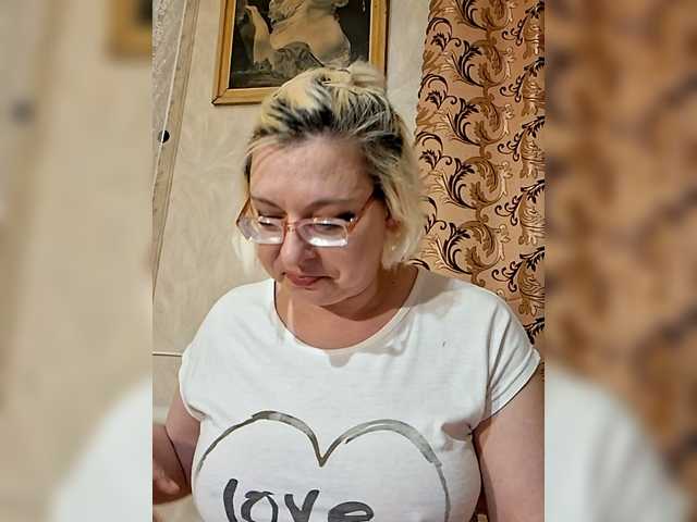 Vika211's BongaCams show and profile