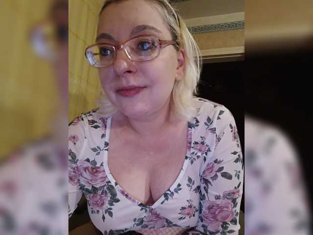 Vika211's BongaCams show and profile