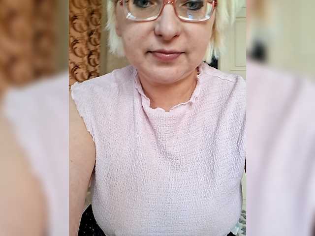 Vika211's BongaCams show and profile