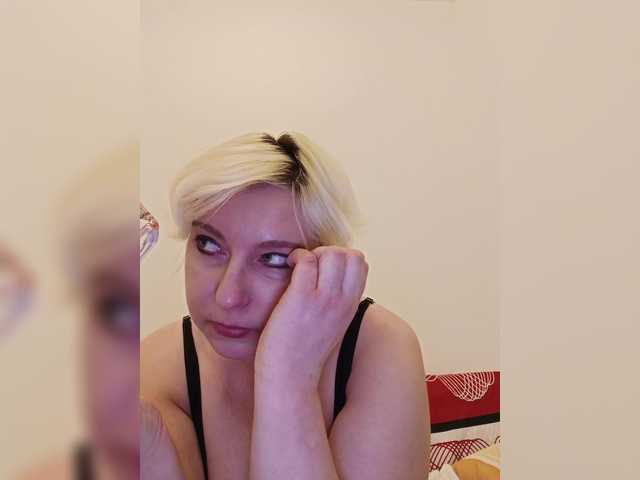 Vika211 from BongaCams