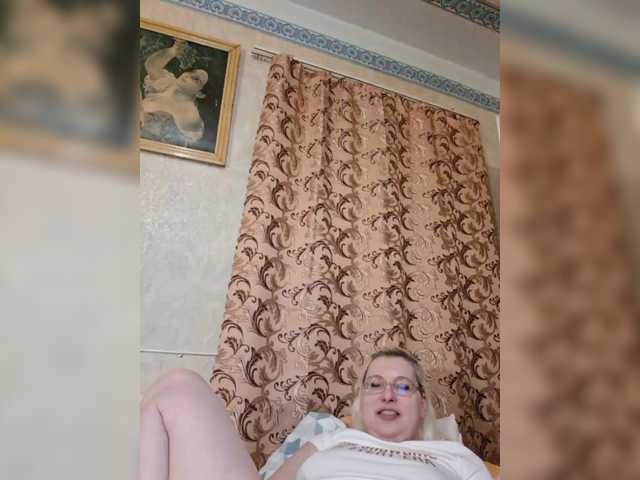 Vika211's BongaCams show and profile