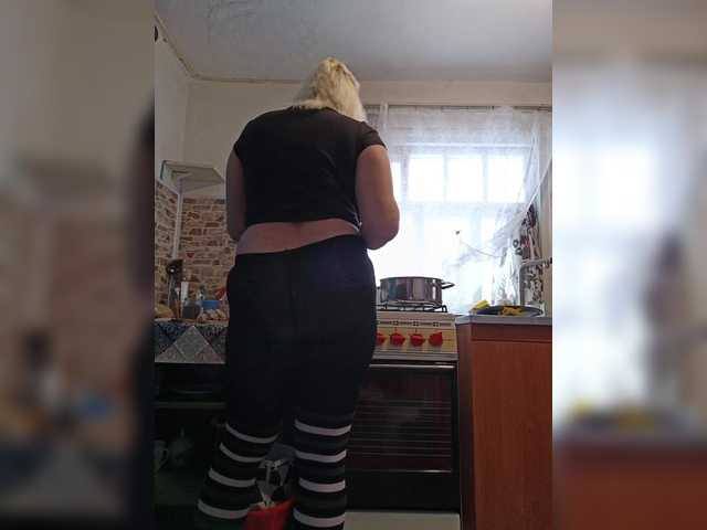 Vika211's BongaCams show and profile