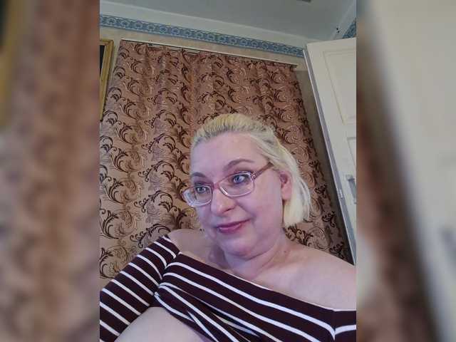 Vika211's BongaCams show and profile