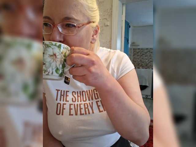 Vika211's BongaCams show and profile