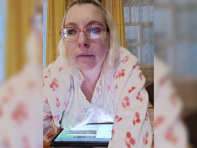 Vika211 from BongaCams