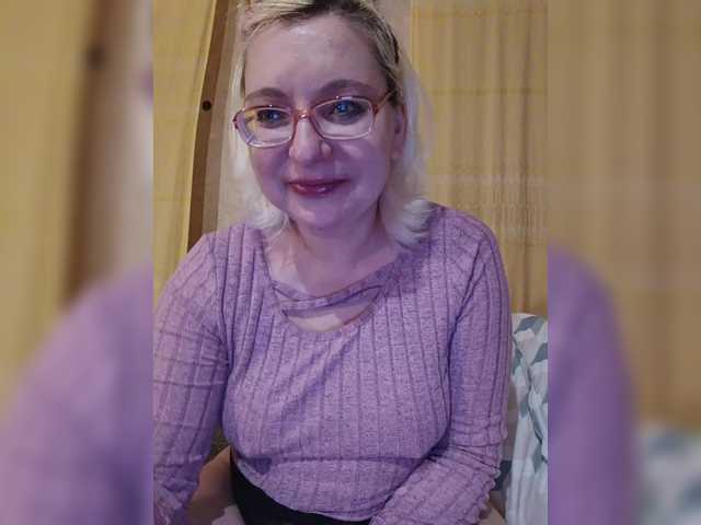 Vika211's BongaCams show and profile