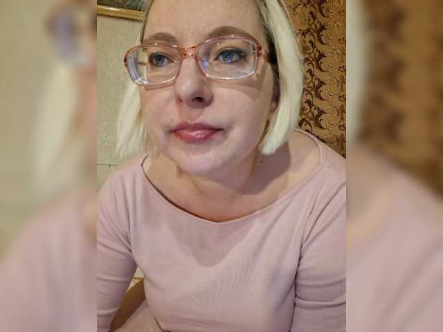 Vika211's BongaCams show and profile