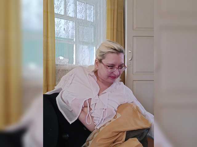 Vika211 from BongaCams