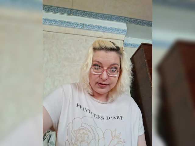 Vika211's BongaCams show and profile