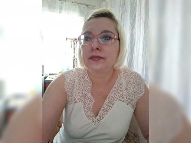 Vika211's BongaCams show and profile