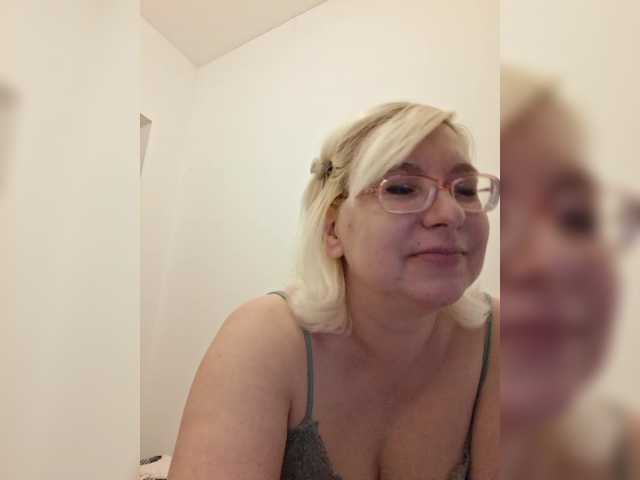 Vika211 live cam