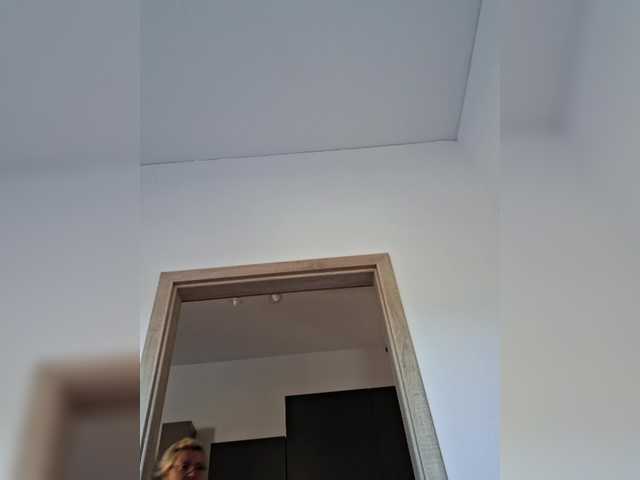 Vika211's BongaCams show and profile