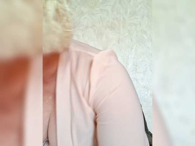 Vika211's BongaCams show and profile