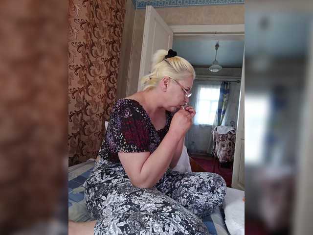 Vika211's BongaCams show and profile