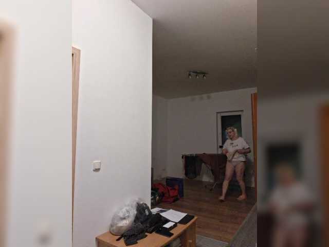 Vika211's BongaCams show and profile