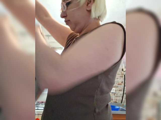 le modèle Vika211 est en webcam porno dans un show sur le site bongacams, il possède les tags suivants: White/Caucasian,Blonde,Trimmed