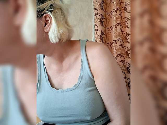 Vika211's BongaCams show and profile