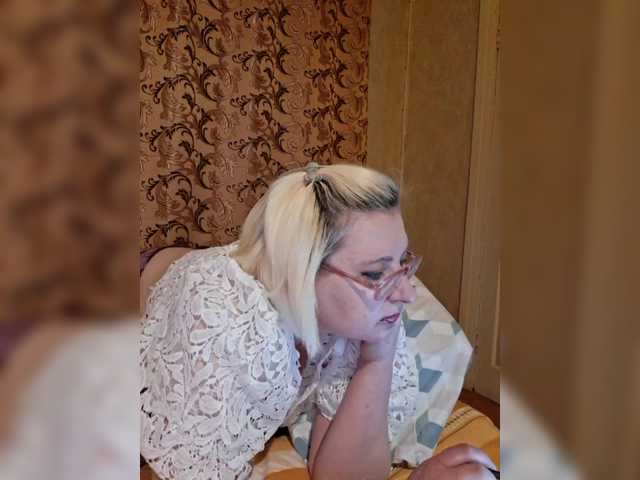 Vika211's BongaCams show and profile